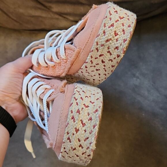 Converse Size 8 Sneakrts Women's Lace-Up Sneakers Espadrilles Frayed Excellent - Picture 9 of 10